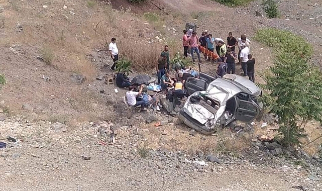 Otomobil Şarampole Yuvarlandı: 2 Yaralı