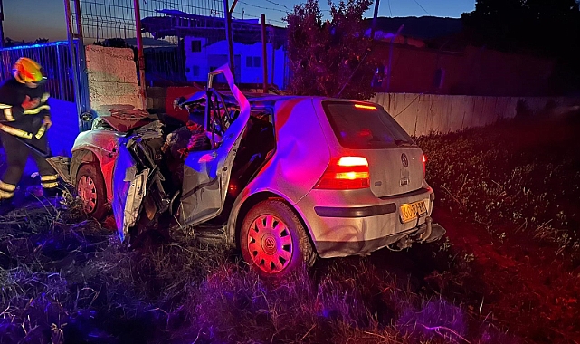 Otomobil traktör römorkuna çarptı: 2 ölü, 2 ağır yaralı