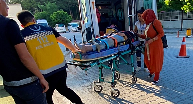 Otomobille elektrikli bisiklet çarpıştı: 1 yaralı