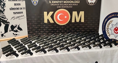 Ruhsatsız silah deposuna baskın