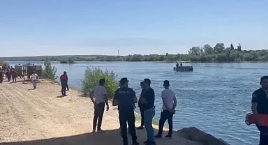 Şanlıurfa'da Fırat'a giren iki kardeş kayboldu