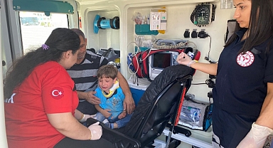 Sepetli motosiklet arabaya arkadan çarptı: 1 yaralı