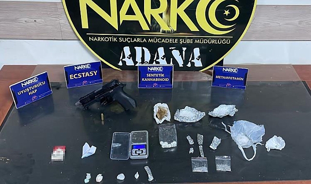 Sokakta uyuşturucu madde satan 2 şüpheli yakalanıp tutuklandı