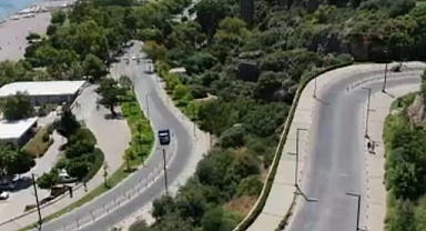 Tarihi dar sokaklarda hayat kurtarmak için saniyelerle yarışıyorlar