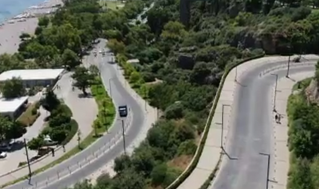 Tarihi dar sokaklarda hayat kurtarmak için saniyelerle yarışıyorlar