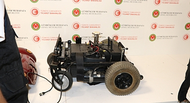 Tekerlekli sandalyenin aküsüne gizlenmiş 8 kilogram uyuşturucu yakalandı