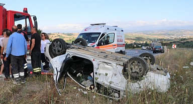 Tır ile otomobil çarpıştı: 3’ü çocuk 5 yaralı