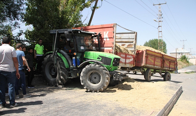 Traktör ezdi geçti bekleyenleri 1 ölü, 2 yaralı