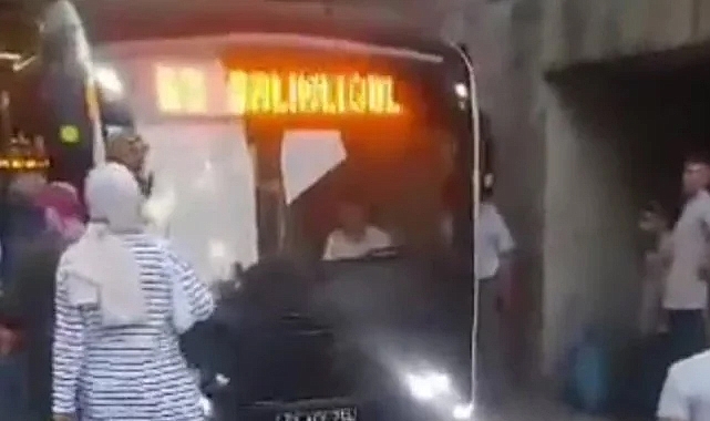 Trambüs de çöktü!