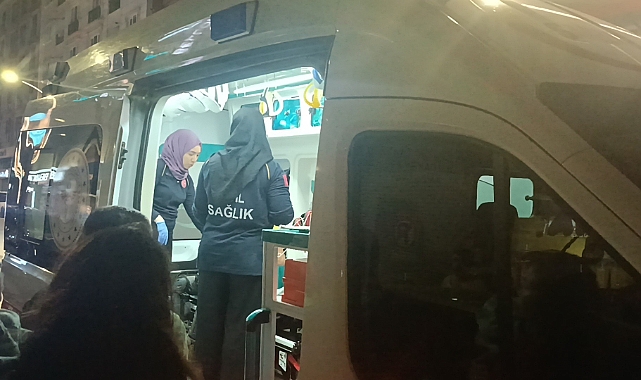U dönüşü yapan otomobil motosiklete çarptı