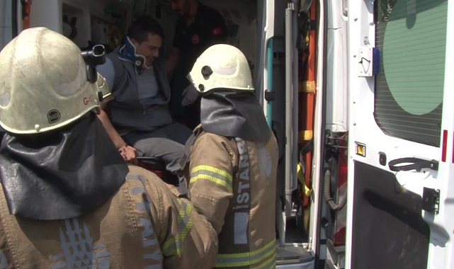Ümraniye’de yolcu dolu dolmuş ile tırın çarpıştığı kaza kamerada: 5 yaralı