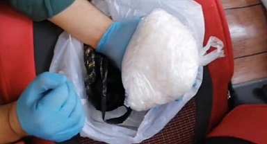 Uyuşturucu taciri yolcu otobüsünde yakalandı