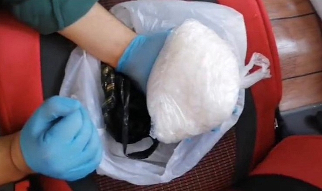 Uyuşturucu taciri yolcu otobüsünde yakalandı