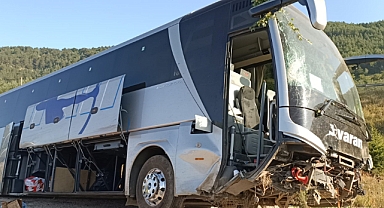 Yolcu otobüsü yoldan çıktı: 2’si ağır 14 yaralı