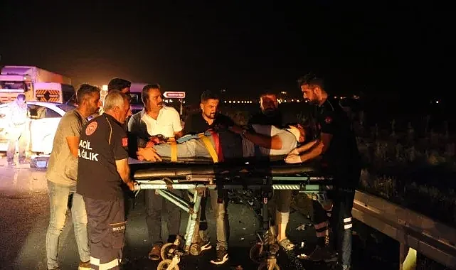 6 araç birbirine girdi: 3 ölü, 8 yaralı