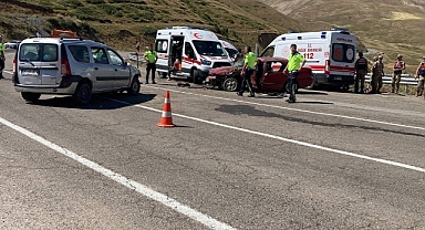 Bayburt'ta trafik kazası: 11 yaralı