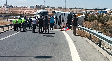 Devrilen kamyonun sürücüsü öldü, yakınlarının feryadı yürek dağladı