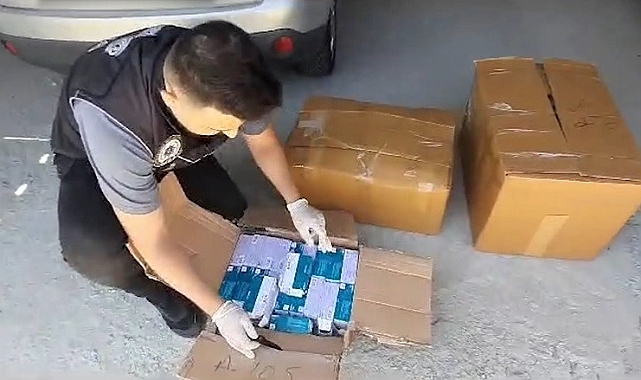 Direksiyon altına gizlenmiş 500 gram bonzai ele geçirildi