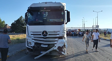 Düğün konvoyunda kaza: 4 yaralı