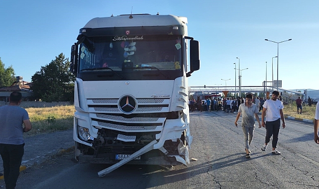 Düğün konvoyunda kaza: 4 yaralı