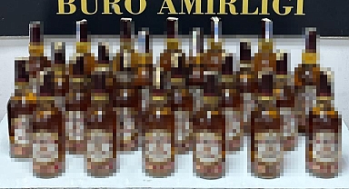 Durdurulan otomobilde kaçak içki ele geçirildi