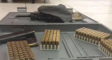 Durdurulan şahsın üzerinden silah çıktı