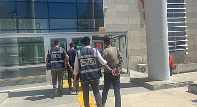  Elazığ’da kesinleşmiş hapis cezası bulunan 2 zanlı yakalandı
