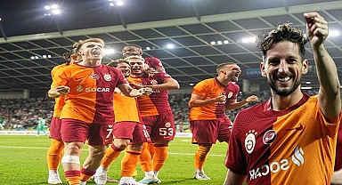 Galatasaray,deplasmandan büyük sevinçle döndü