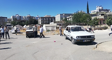 İki otomobil çarpıştı: 3 yaralı