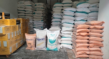 İkiz plakalı tırla 25 ton un çaldılar