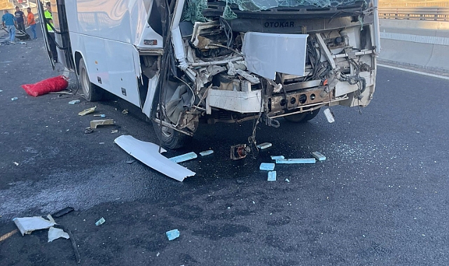 İşçi servisi minibüse ve ardından tıra çarptı: 21 yaralı