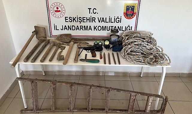 Jandarmadan kaçak kazıya suçüstü