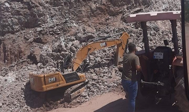 Kayaların operatörün üstüne düştü operatör feci şekilde hayatını kaybetti