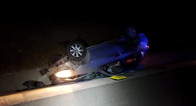  Kontrolden çıkan otomobil bariyerlere çarptı: 4 yaralı