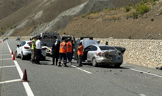Korkutan trafik kazası: Ölü ve yaralılar var