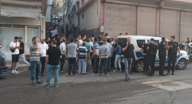 Mahalleli ile uyuşturucu satıcıları arasında kavga: Ölü ve yaralılar var