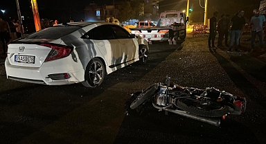 Motosiklet ile otomobil çarpıştı, kazada 2 kişi yaralandı