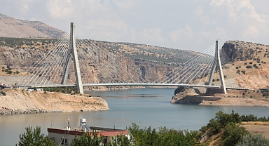 Nissibi Köprüsü’nden deprem sonrası geçen araç sayısı açıklandı