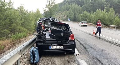 Orman yangınına giden arazöz ile 2 otomobil çarpıştı: 1 ölü, 6 yaralı