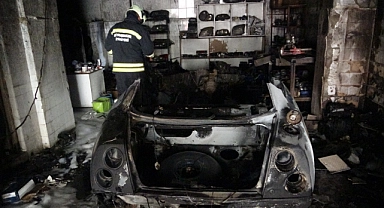 Oto tamircide spiral ile parçalanan otomobilin yakıt deposu patladı
