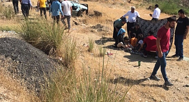 Otomobil şarampole yuvarlandı: Ölü ve yaralılar var