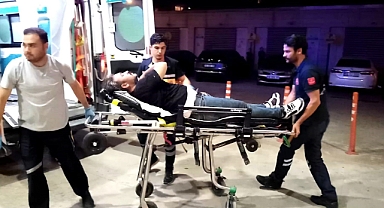 Parkta iki grup arasında bıçaklı kavga: 3 yaralı