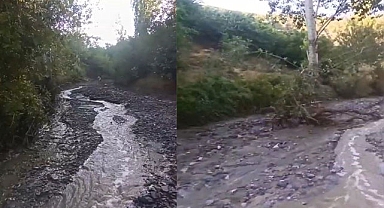 Sağanak yağış köy yollarını tahrip etti