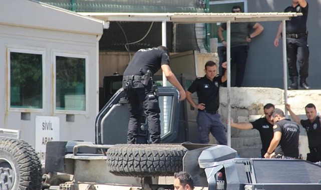 Şanlıurfa’da polis aracı devrildi: 1 şehit