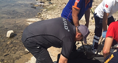 Serinlemek için girdikleri baraj gölünde boğuldular: 1 ölü, 1 yaralı