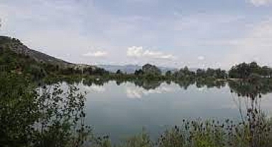 Serinlemek için sulama kanalına giren gençlerden acı haber geldi