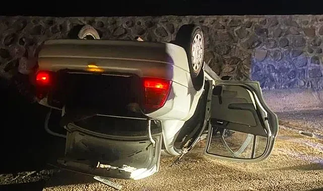 Siverek'te otomobil şarampole devrildi! 5 yaralı