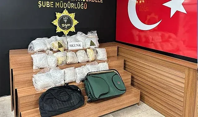 Urfa'da durdurulan 2 araçta uyuşturucu yakalandı! 4 gözaltı