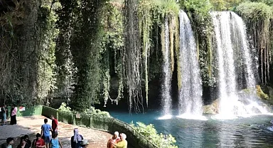 Urfa'nın sıcaklarından bunalan vatandaşlar bakın nereye gidiyor?