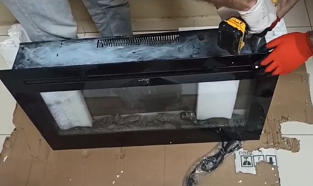 Uyuşturucuyu elektrikli şömineye saklamışlar